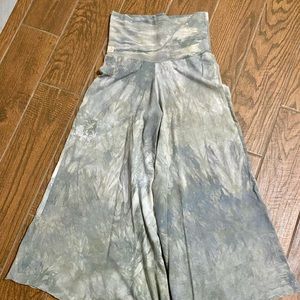 Sinew Moon Cumberland Blues Gauchos in Dusk Hemp Stretch